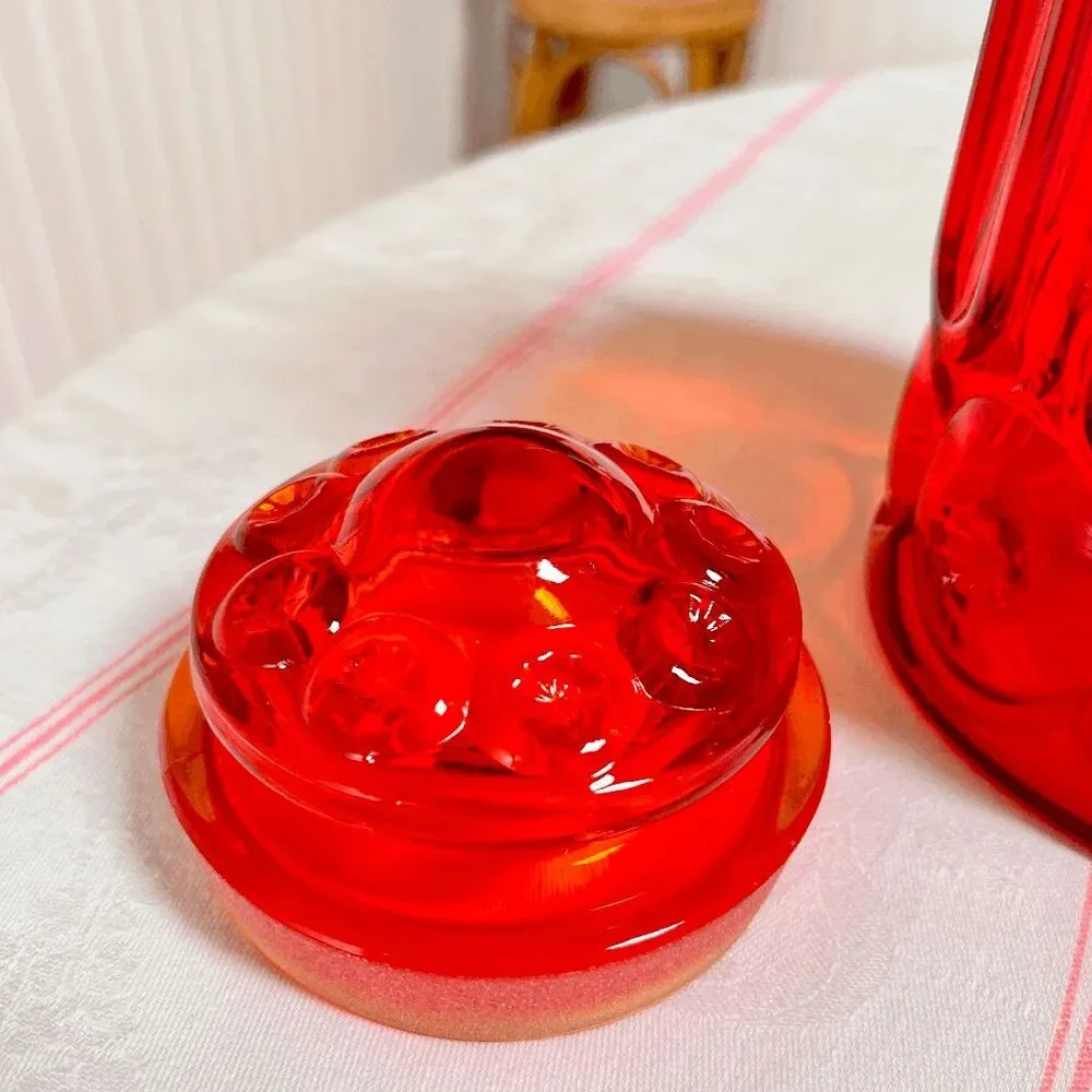 Vintage L.E. Smith Glass Moon and Stars Amberina Medium Lidded Canister